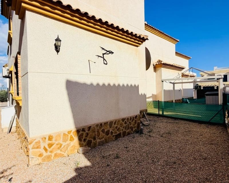 3 soveværelse Villa til salg i Los Montesinos med garage - € 255.000 (Ref: 10179335)