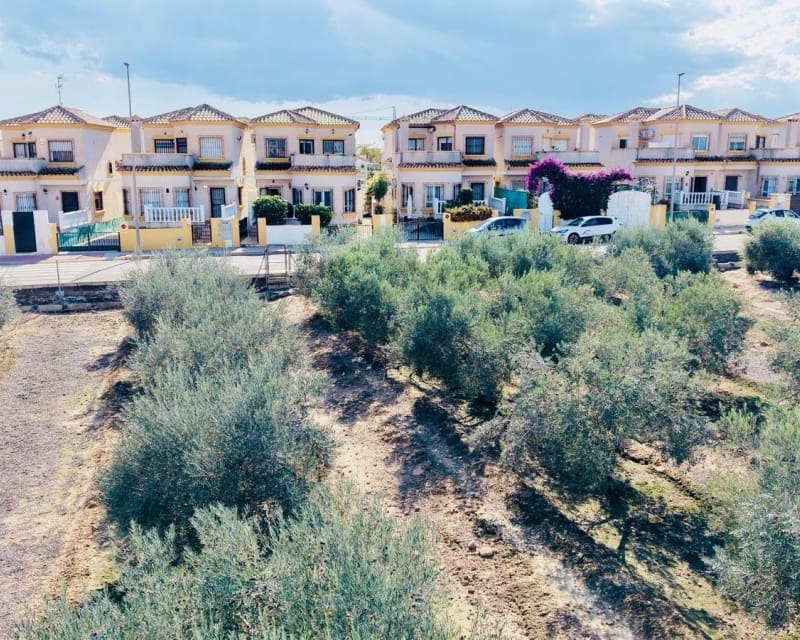 3 soveværelse Villa til salg i Los Montesinos med garage - € 255.000 (Ref: 10179335)