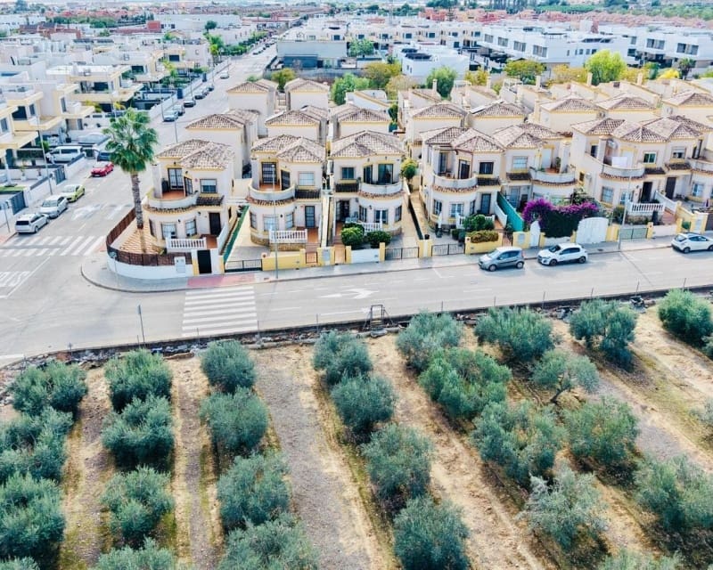 3 soveværelse Villa til salg i Los Montesinos med garage - € 255.000 (Ref: 10179335)
