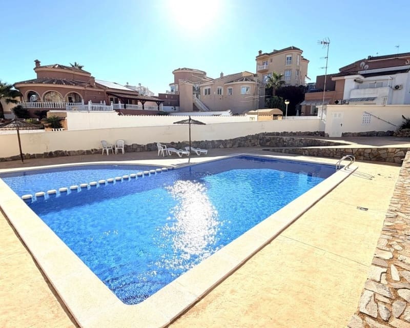 Casa de 3 habitaciones en La Marquesa en venta con piscina garaje - 289.000 € (Ref: 10179336)