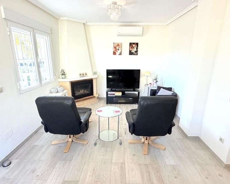 Casa de 3 habitaciones en La Marquesa en venta con piscina garaje - 289.000 € (Ref: 10179336)