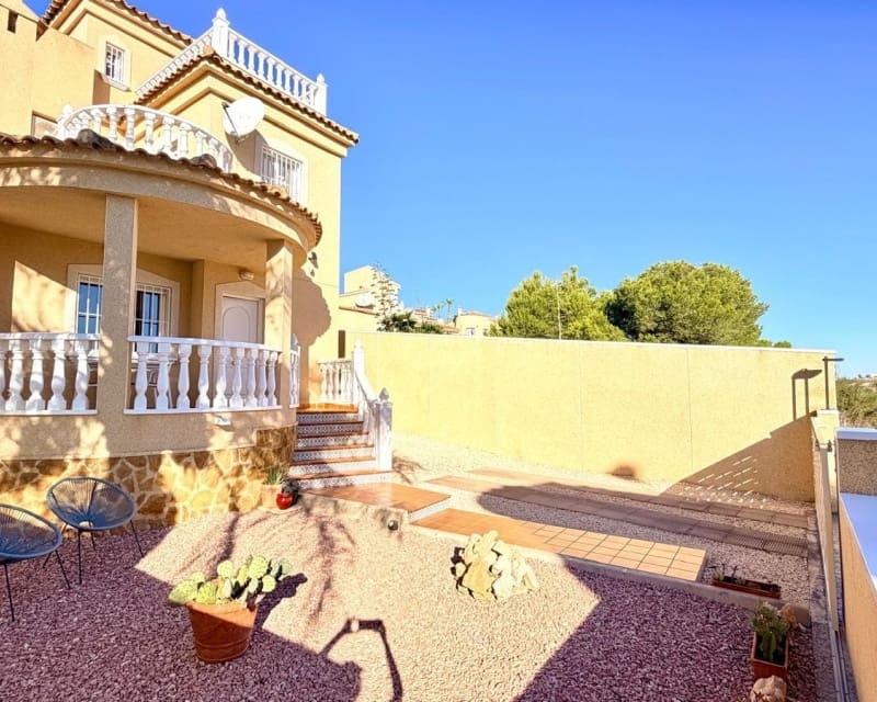 Casa de 3 habitaciones en La Marquesa en venta con piscina garaje - 289.000 € (Ref: 10179336)