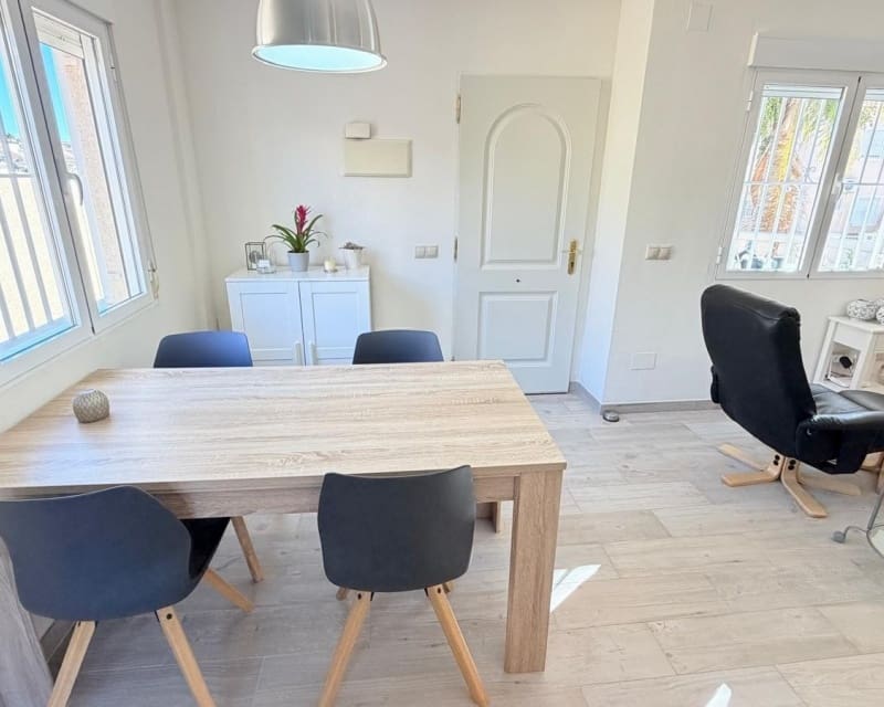 Casa de 3 habitaciones en La Marquesa en venta con piscina garaje - 289.000 € (Ref: 10179336)