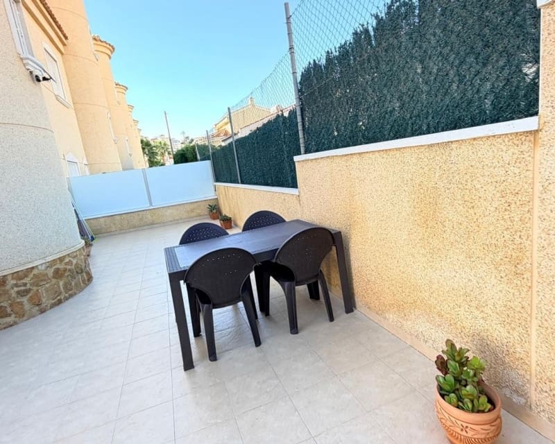 Casa de 3 habitaciones en La Marquesa en venta con piscina garaje - 289.000 € (Ref: 10179336)