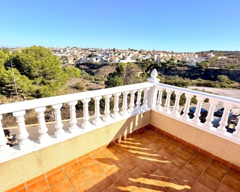 Casa de 3 habitaciones en La Marquesa en venta con piscina garaje - 289.000 € (Ref: 10179336)