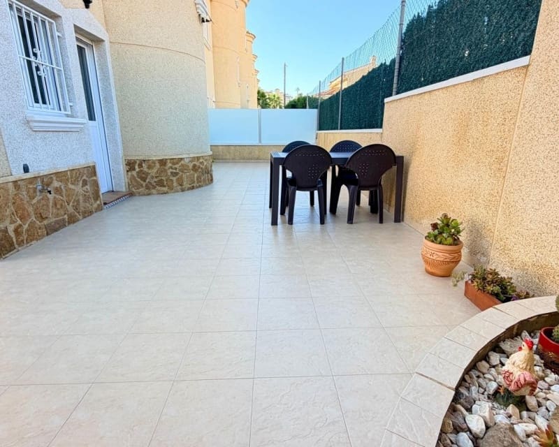Casa de 3 habitaciones en La Marquesa en venta con piscina garaje - 289.000 € (Ref: 10179336)