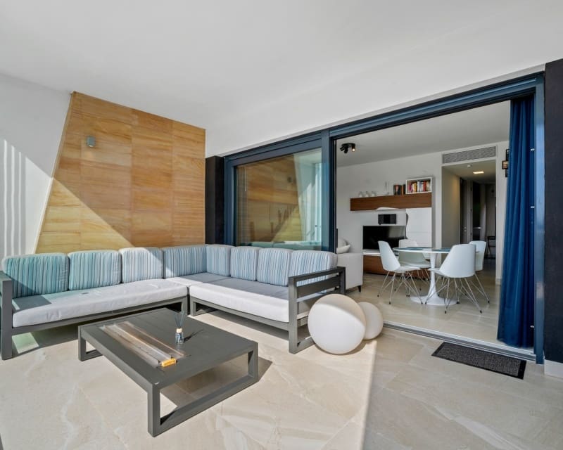 2 soveværelse Lejlighed til salg i Villamartin med swimmingpool garage - € 349.500 (Ref: 10179337)