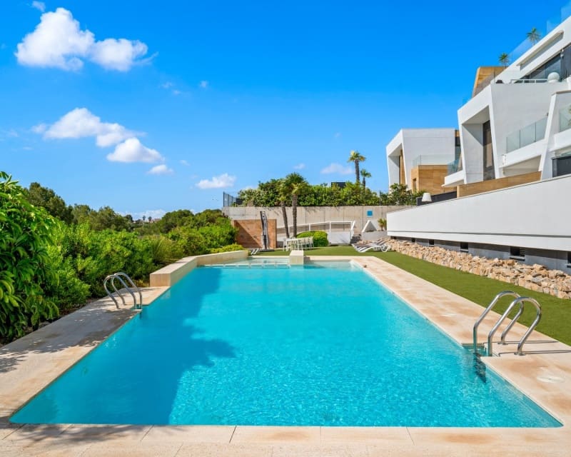 2 soveværelse Lejlighed til salg i Villamartin med swimmingpool garage - € 349.500 (Ref: 10179337)