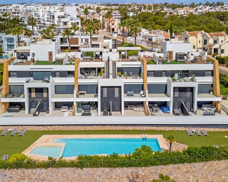 2 soveværelse Lejlighed til salg i Villamartin med swimmingpool garage - € 349.500 (Ref: 10179337)