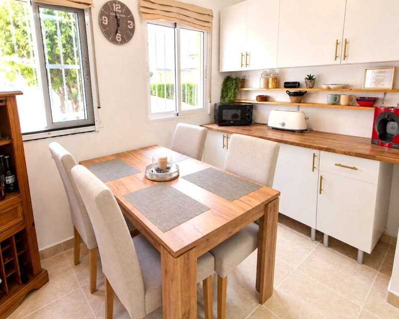 Casa de 2 habitaciones en Villamartin en venta con piscina - 179.500 € (Ref: 10179339)