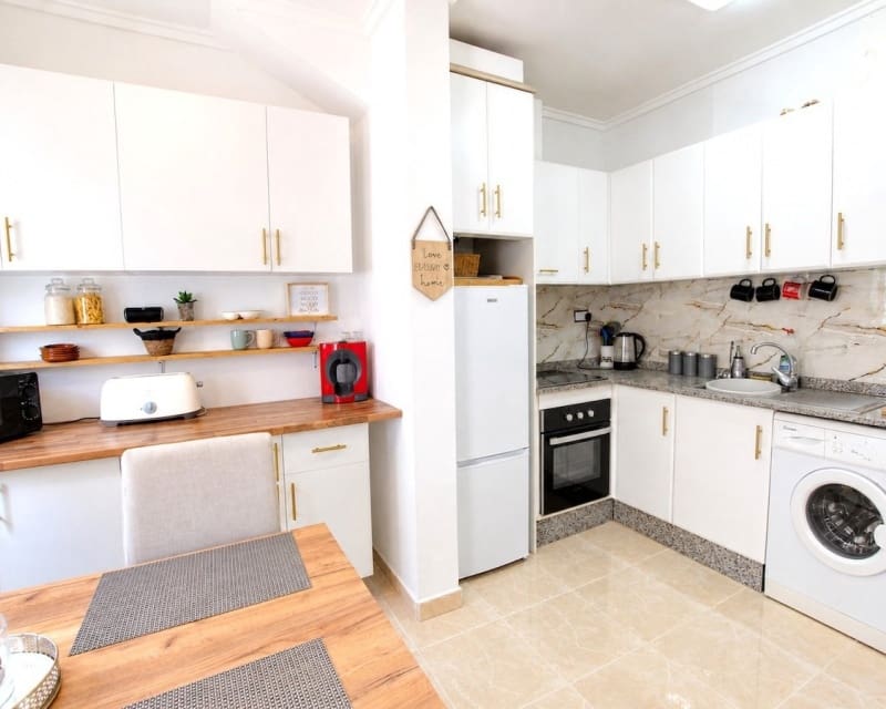 Casa de 2 habitaciones en Villamartin en venta con piscina - 179.500 € (Ref: 10179339)