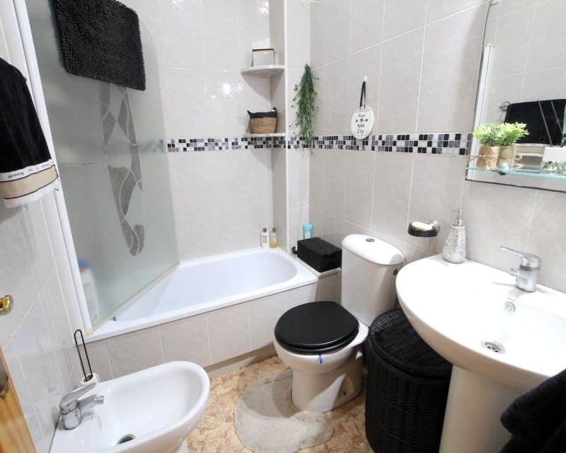 Casa de 2 habitaciones en Villamartin en venta con piscina - 179.500 € (Ref: 10179339)