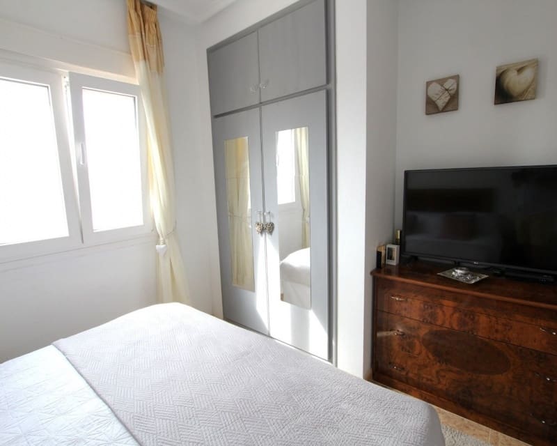 Casa de 2 habitaciones en Villamartin en venta con piscina - 179.500 € (Ref: 10179339)