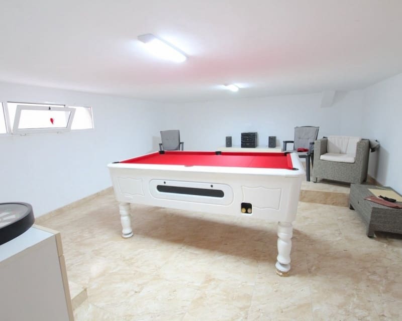3 sypialnia Willa na sprzedaż w Benimar z basenem garażem - 215 000 € (Ref: 10179340)