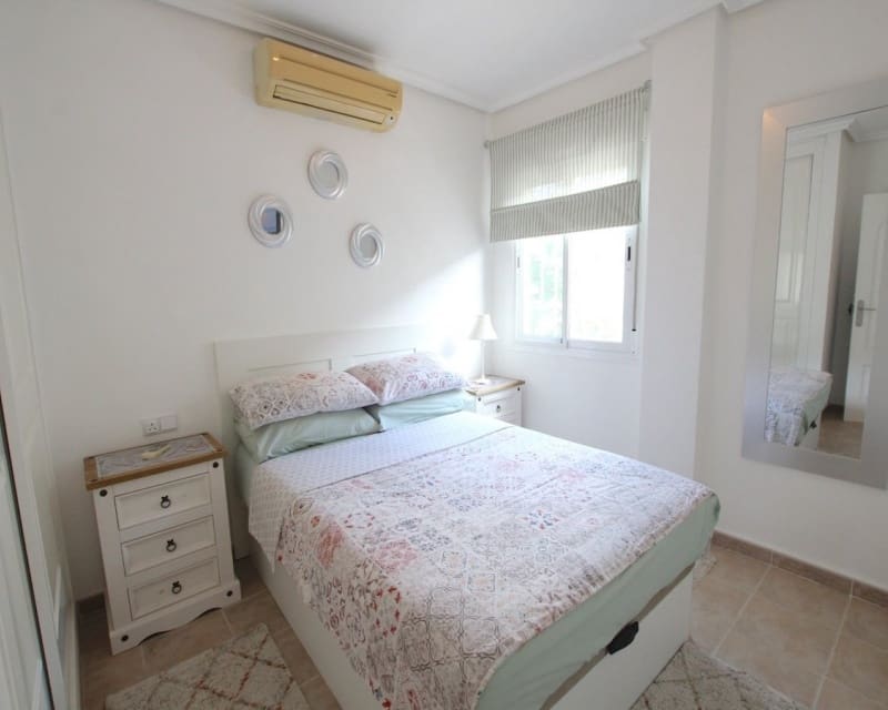 3 sypialnia Willa na sprzedaż w Benimar z basenem garażem - 215 000 € (Ref: 10179340)