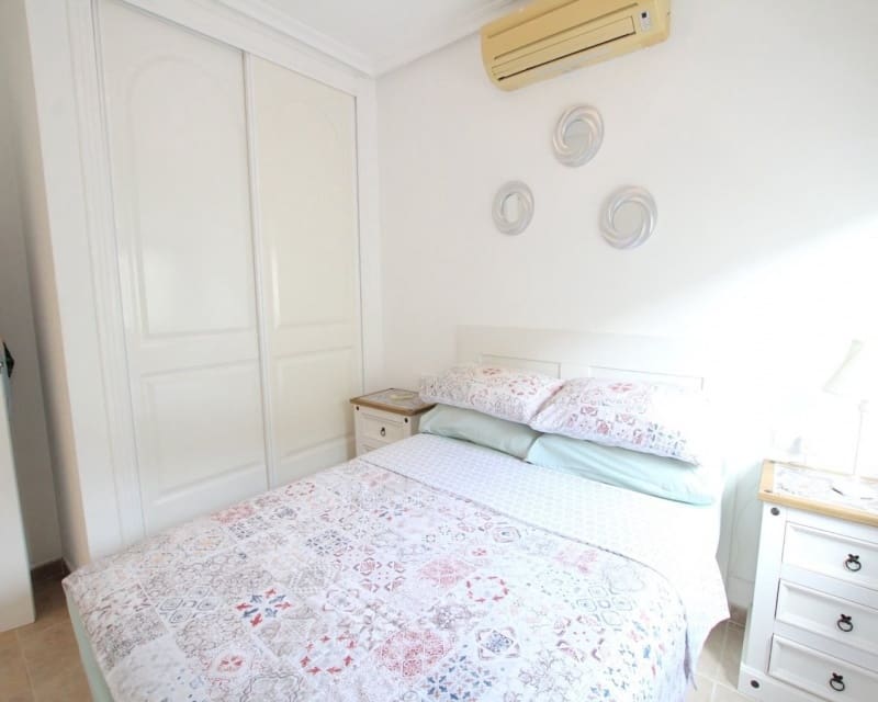 3 sypialnia Willa na sprzedaż w Benimar z basenem garażem - 215 000 € (Ref: 10179340)