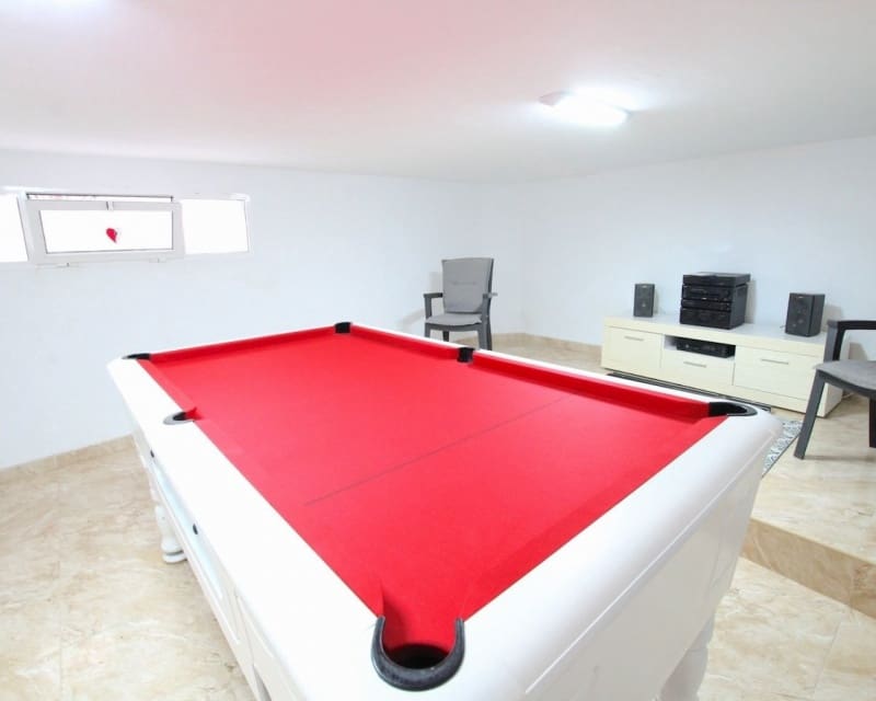3 sypialnia Willa na sprzedaż w Benimar z basenem garażem - 215 000 € (Ref: 10179340)