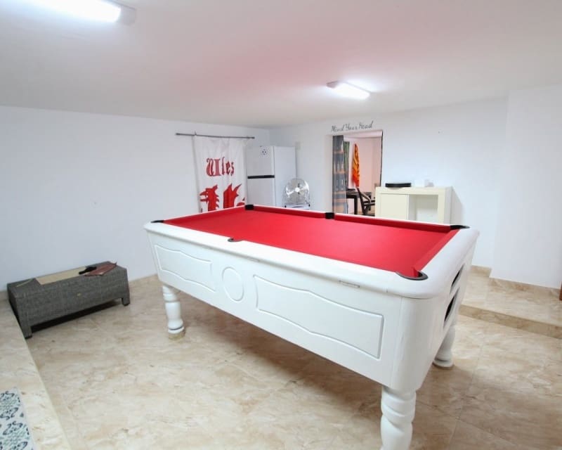 3 sypialnia Willa na sprzedaż w Benimar z basenem garażem - 215 000 € (Ref: 10179340)