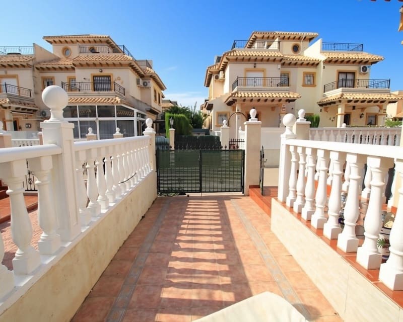 2 soveværelse Villa til salg i Cabo Roig med swimmingpool garage - € 219.000 (Ref: 10179341)