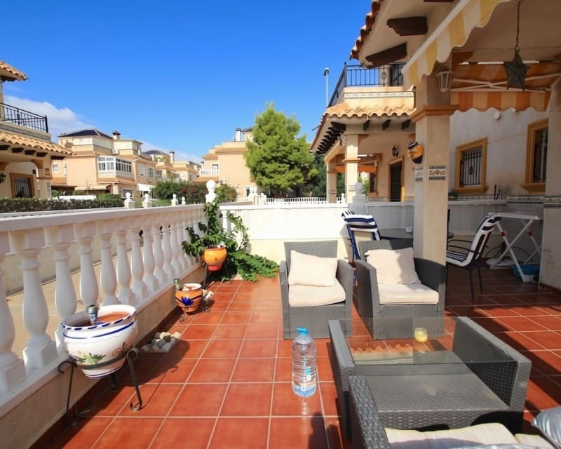 2 soveværelse Villa til salg i Cabo Roig med swimmingpool garage - € 219.000 (Ref: 10179341)