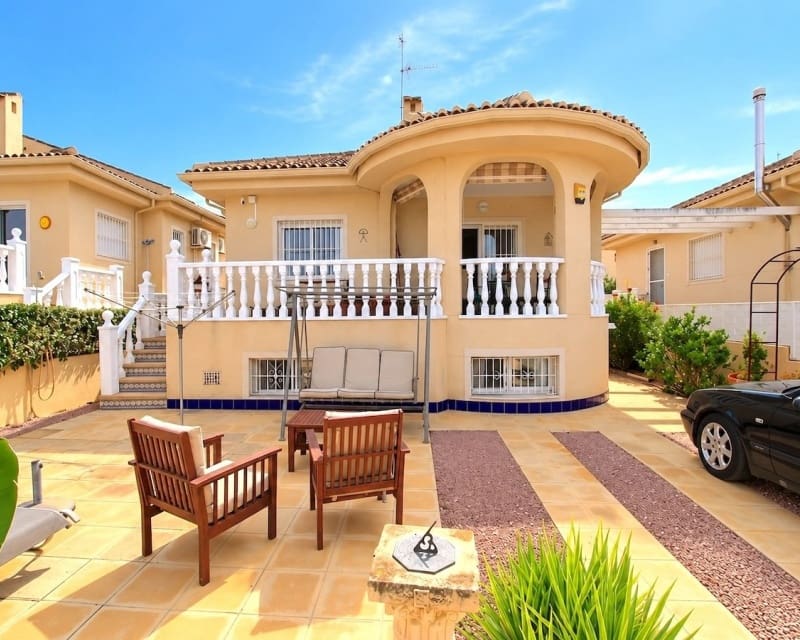 Chalet de 4 habitaciones en Benimar en venta con piscina garaje - 315.000 € (Ref: 10179342)