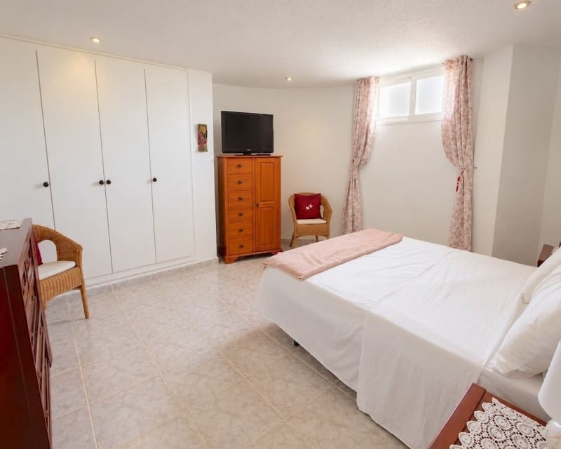 Chalet de 4 habitaciones en Benimar en venta con piscina garaje - 315.000 € (Ref: 10179342)