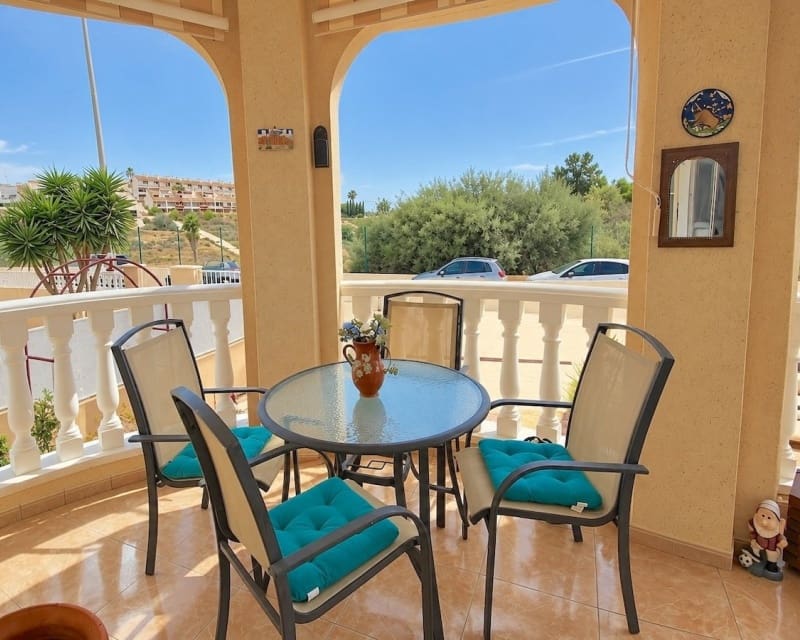 Chalet de 4 habitaciones en Benimar en venta con piscina garaje - 315.000 € (Ref: 10179342)