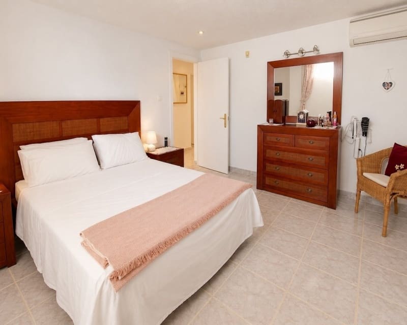 Chalet de 4 habitaciones en Benimar en venta con piscina garaje - 315.000 € (Ref: 10179342)