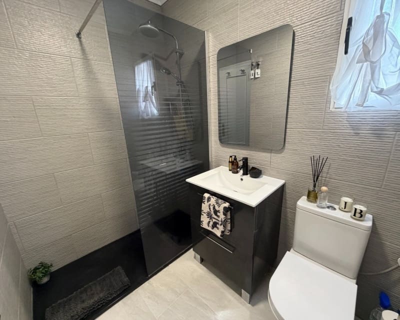 Apartamento de 2 habitaciones en Los Montesinos en venta con piscina - 150.000 € (Ref: 10179345)