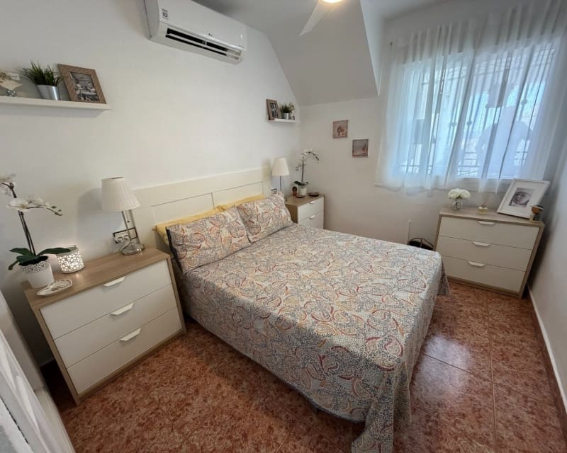 Apartamento de 2 habitaciones en Los Montesinos en venta con piscina - 150.000 € (Ref: 10179345)