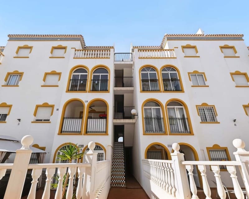 2 slaapkamer Appartement te koop in La Zenia met zwembad - € 169.950 (Ref: 10179347)