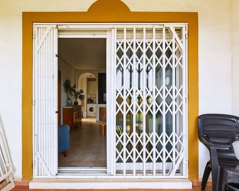 2 slaapkamer Appartement te koop in La Zenia met zwembad - € 169.950 (Ref: 10179347)