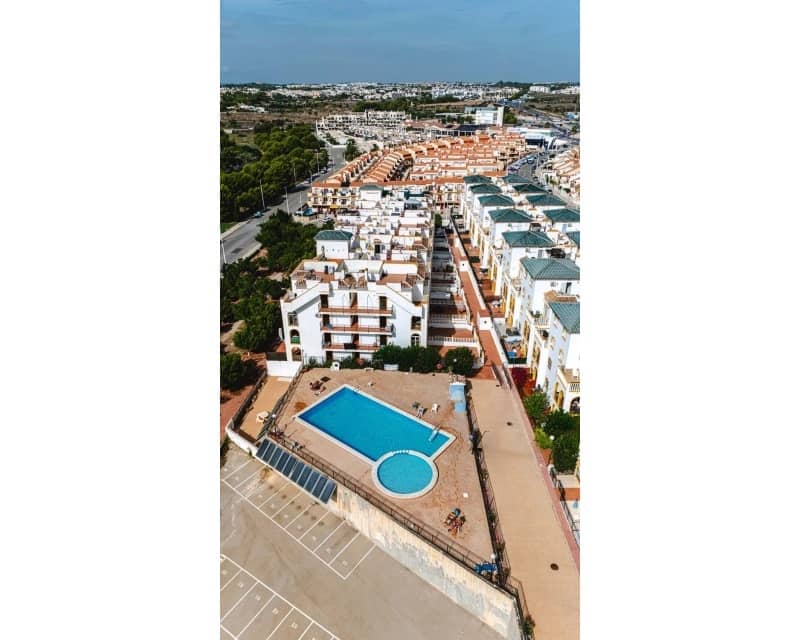 2 slaapkamer Appartement te koop in La Zenia met zwembad - € 169.950 (Ref: 10179347)