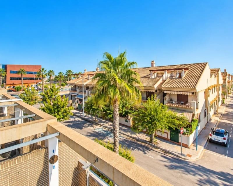 3 soverom Leilighet til salgs i Los Alcazares med svømmebasseng - € 275 000 (Ref: 10182193)