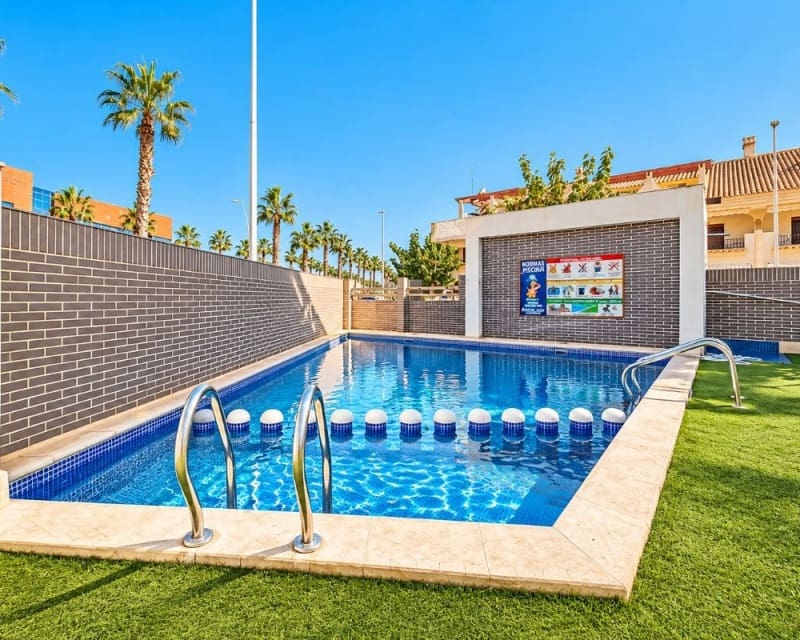 3 soverom Leilighet til salgs i Los Alcazares med svømmebasseng - € 275 000 (Ref: 10182193)