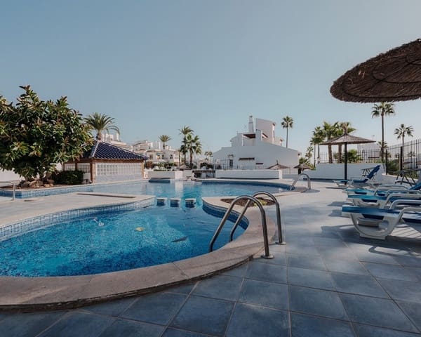 3 makuuhuone Omakotitalo myytävänä paikassa Villamartin, Orihuela mukana uima-altaan - 299 000 € (Ref: 6779499)