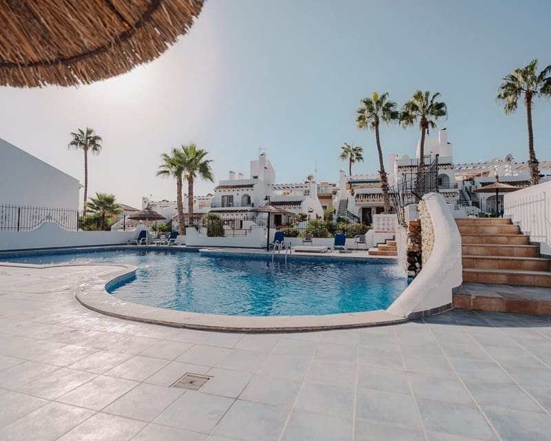 3 makuuhuone Omakotitalo myytävänä paikassa Villamartin mukana uima-altaan - 299 000 € (Ref: 6779499)