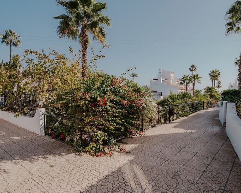 3 makuuhuone Omakotitalo myytävänä paikassa Villamartin mukana uima-altaan - 299 000 € (Ref: 6779499)