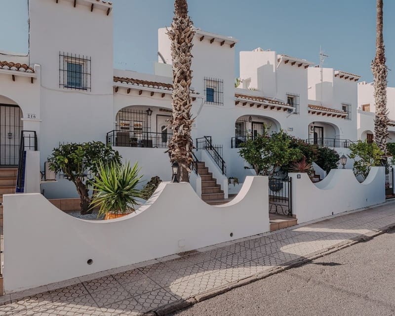 3 makuuhuone Omakotitalo myytävänä paikassa Villamartin mukana uima-altaan - 299 000 € (Ref: 6779499)