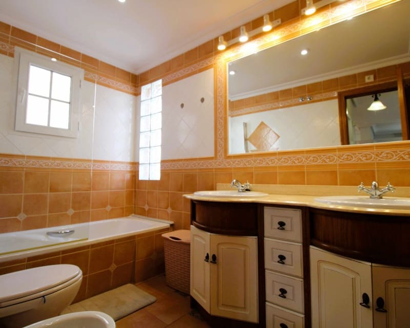 3 makuuhuone Huvila myytävänä paikassa Villamartin mukana uima-altaan - 369 000 € (Ref: 8635546)