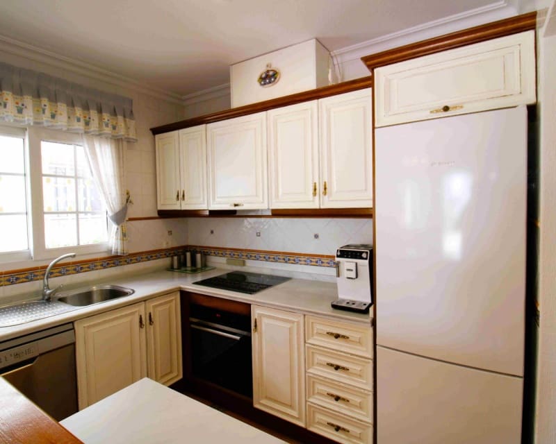 3 makuuhuone Huvila myytävänä paikassa Villamartin mukana uima-altaan - 369 000 € (Ref: 8635546)