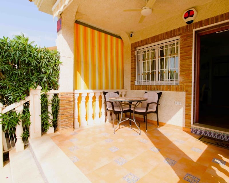 3 makuuhuone Huvila myytävänä paikassa Villamartin mukana uima-altaan - 369 000 € (Ref: 8635546)