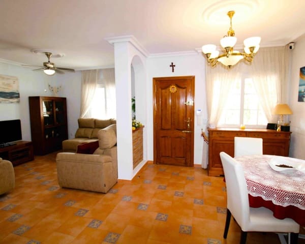 3 makuuhuone Huvila myytävänä paikassa Villamartin, Orihuela mukana uima-altaan - 369 000 € (Ref: 8635546)