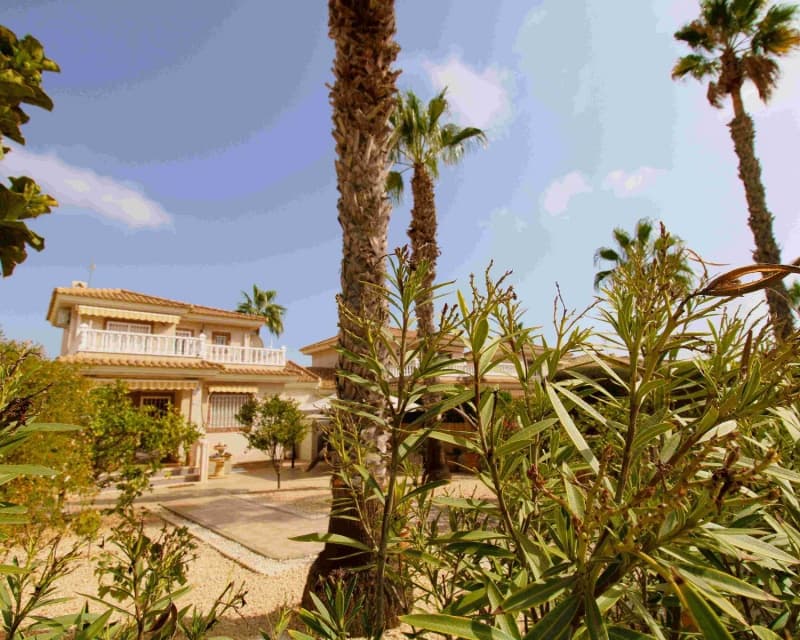 3 makuuhuone Huvila myytävänä paikassa Villamartin mukana uima-altaan - 369 000 € (Ref: 8635546)