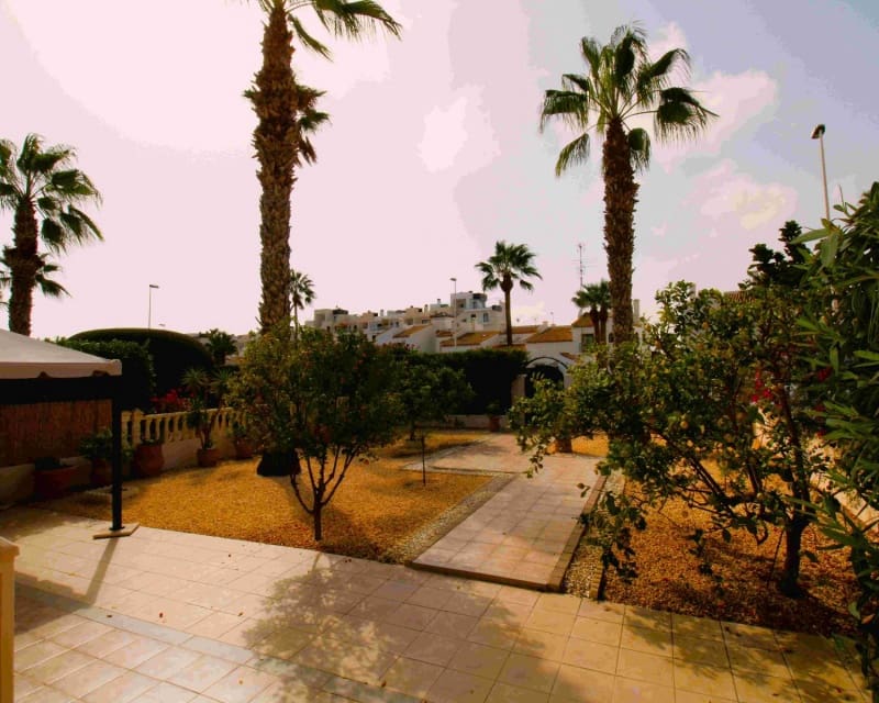 3 makuuhuone Huvila myytävänä paikassa Villamartin mukana uima-altaan - 369 000 € (Ref: 8635546)