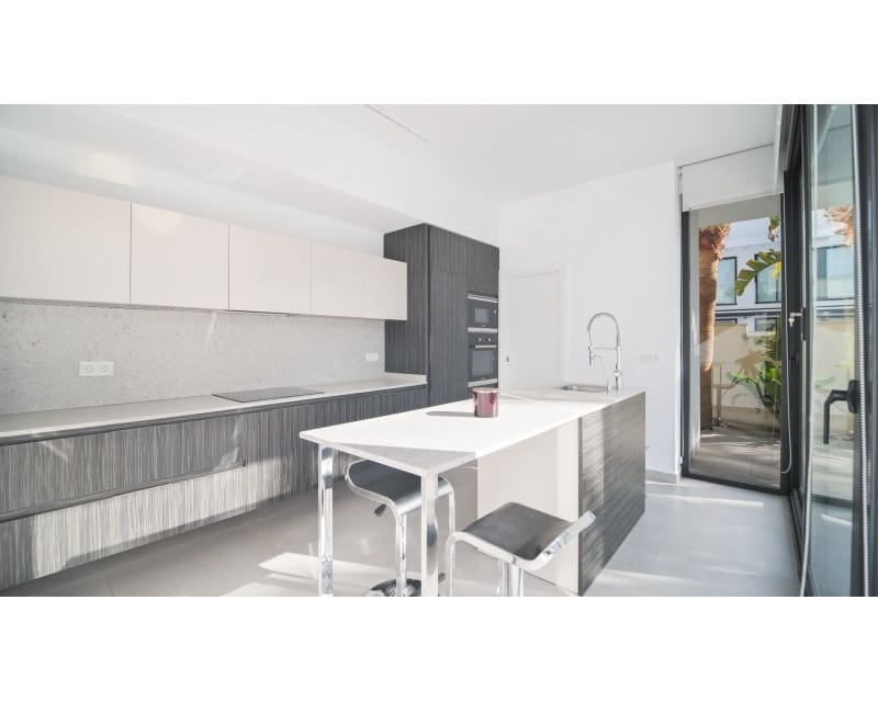 3 makuuhuone Huvila myytävänä paikassa Pueblo Bravo mukana uima-altaan - 650 000 € (Ref: 8751646)