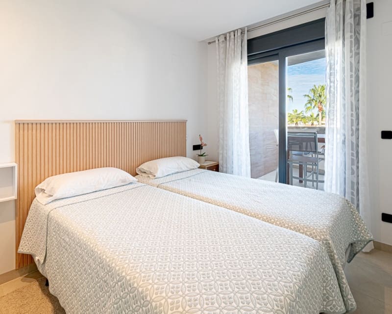 Apartamento de 3 habitaciones en Villamartin en venta con piscina - 549.000 € (Ref: 8782227)