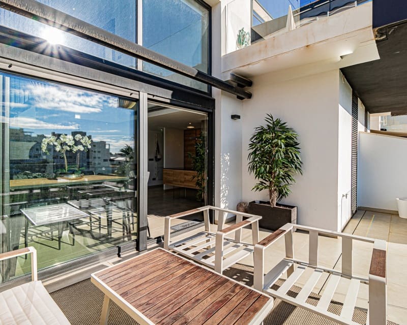 Apartamento de 3 habitaciones en Villamartin en venta con piscina - 549.000 € (Ref: 8782227)