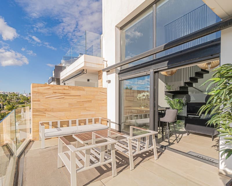 Apartamento de 3 habitaciones en Villamartin en venta con piscina - 549.000 € (Ref: 8782227)