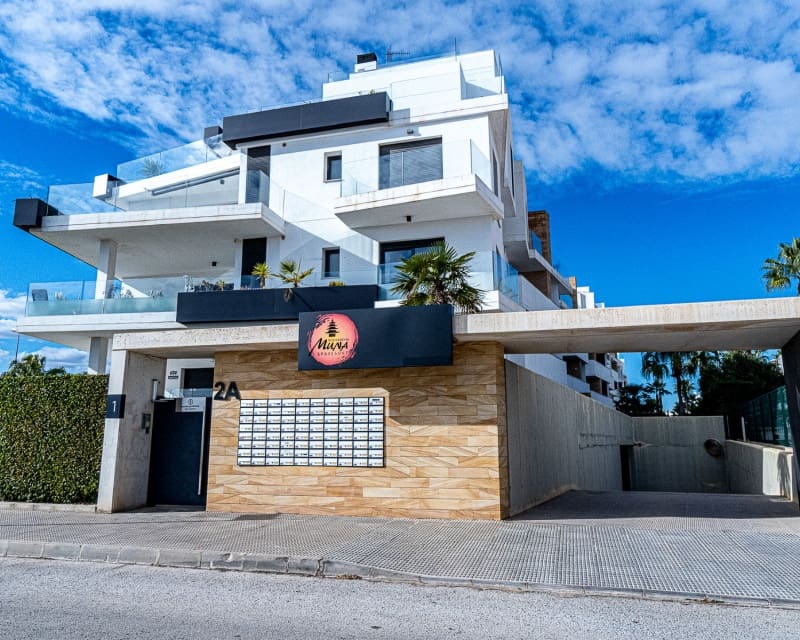 Apartamento de 3 habitaciones en Villamartin en venta con piscina - 549.000 € (Ref: 8782227)